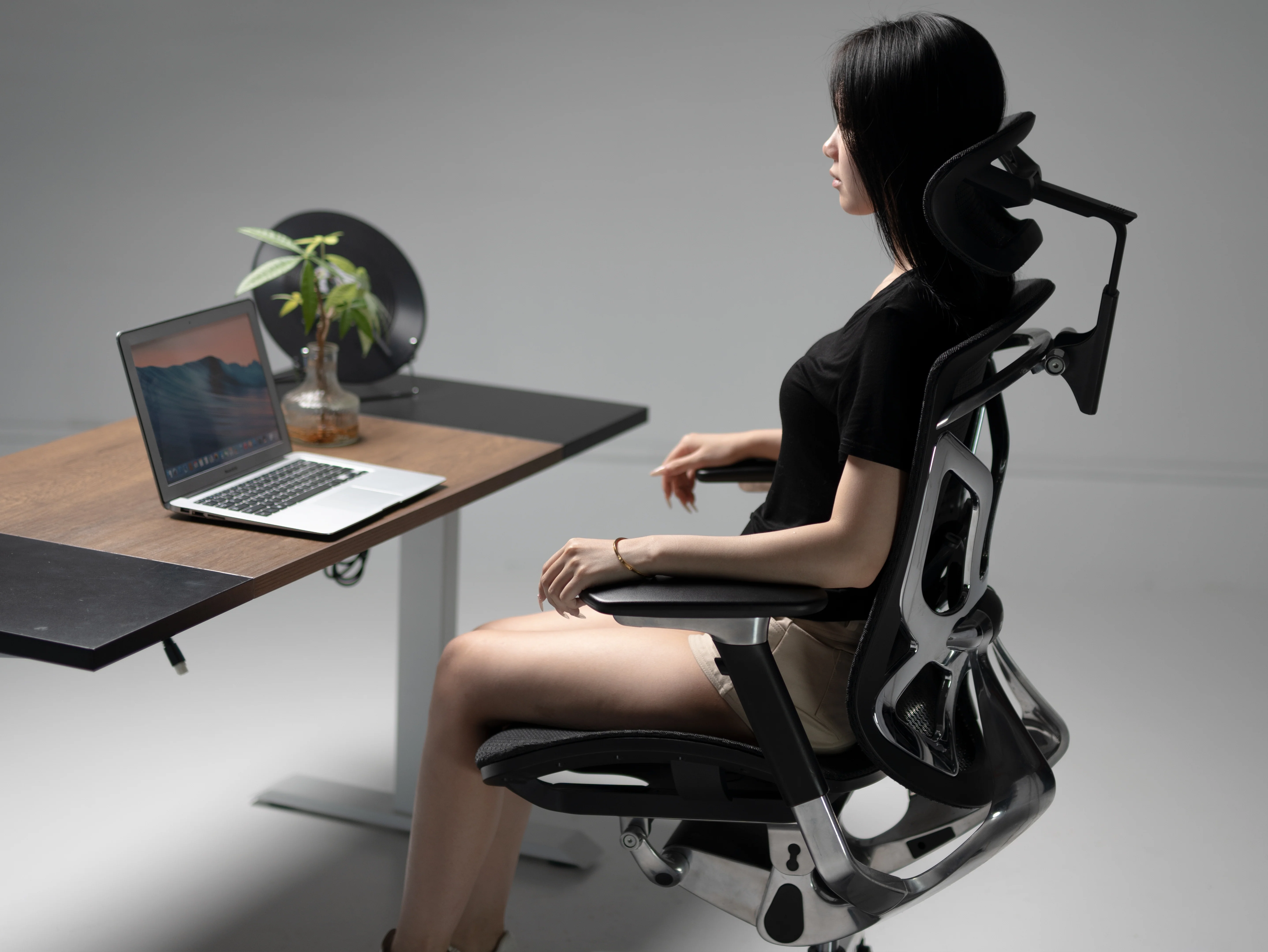 Ergoup Butterfly Pro Chair - Personalized Controls, Sweat Resistance - Image 3