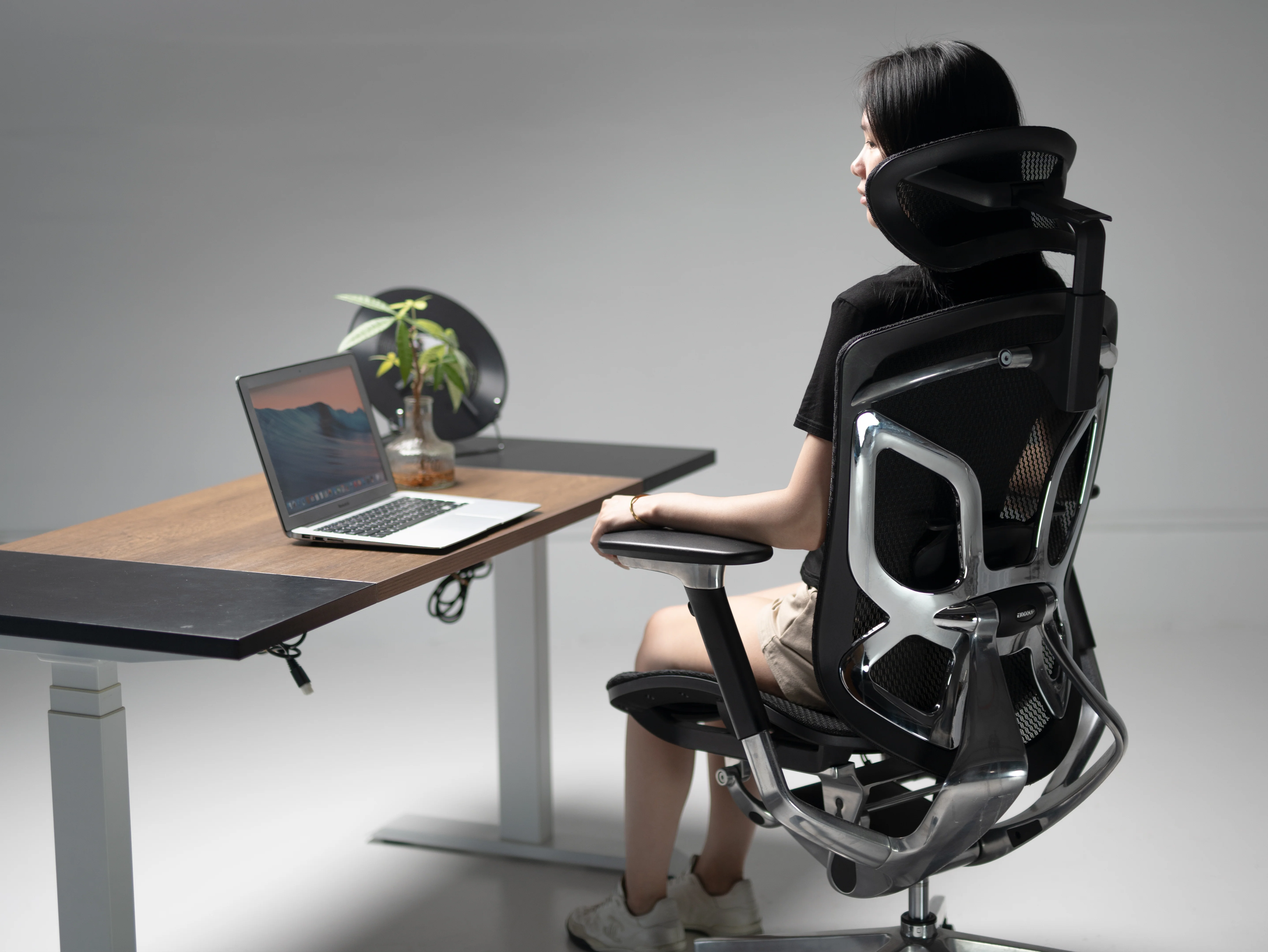 Ergoup Butterfly Pro Chair - Personalized Controls, Sweat Resistance - Image 4