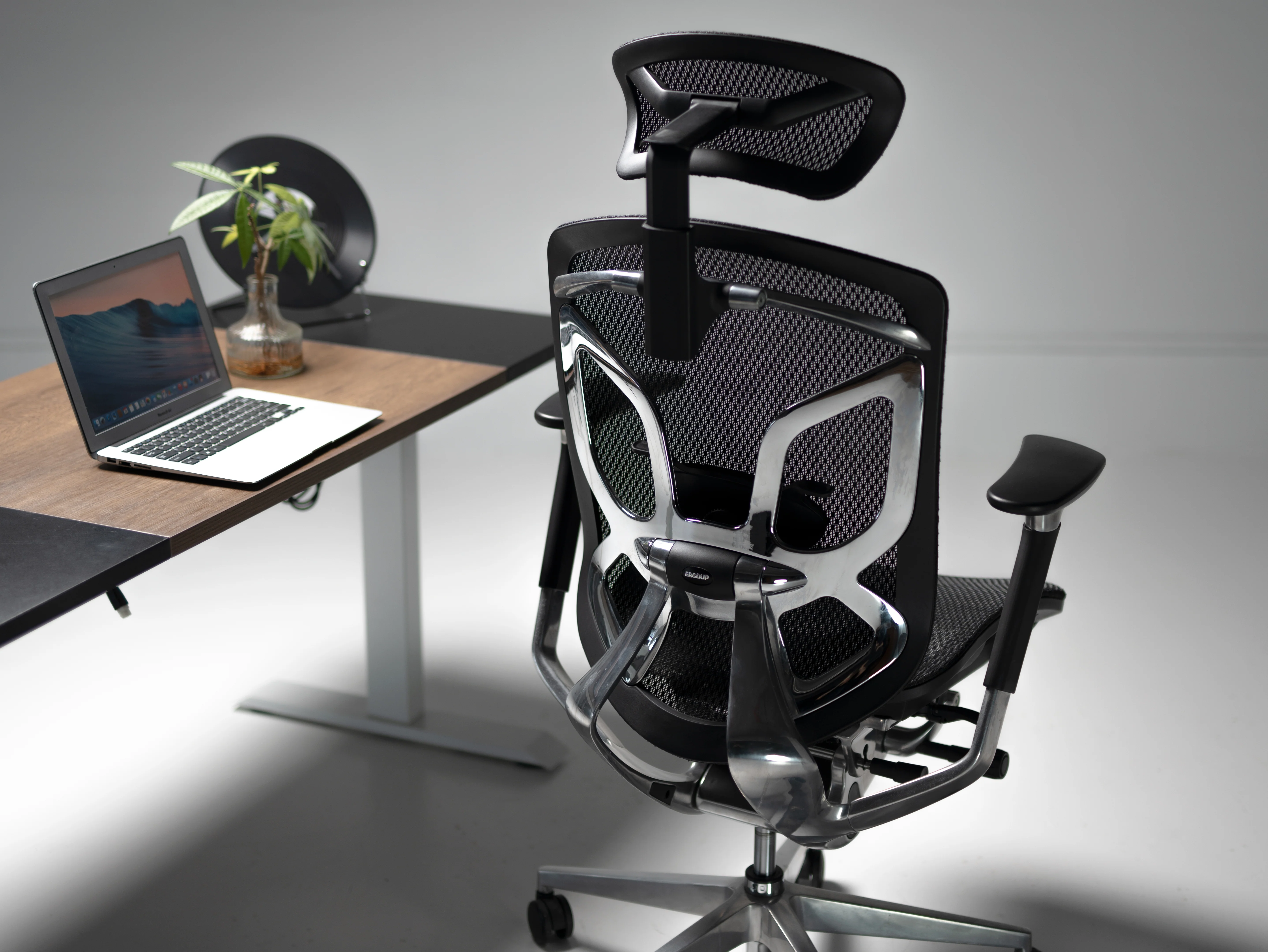 Ergoup Butterfly Pro Chair - Personalized Controls, Sweat Resistance - Image 5